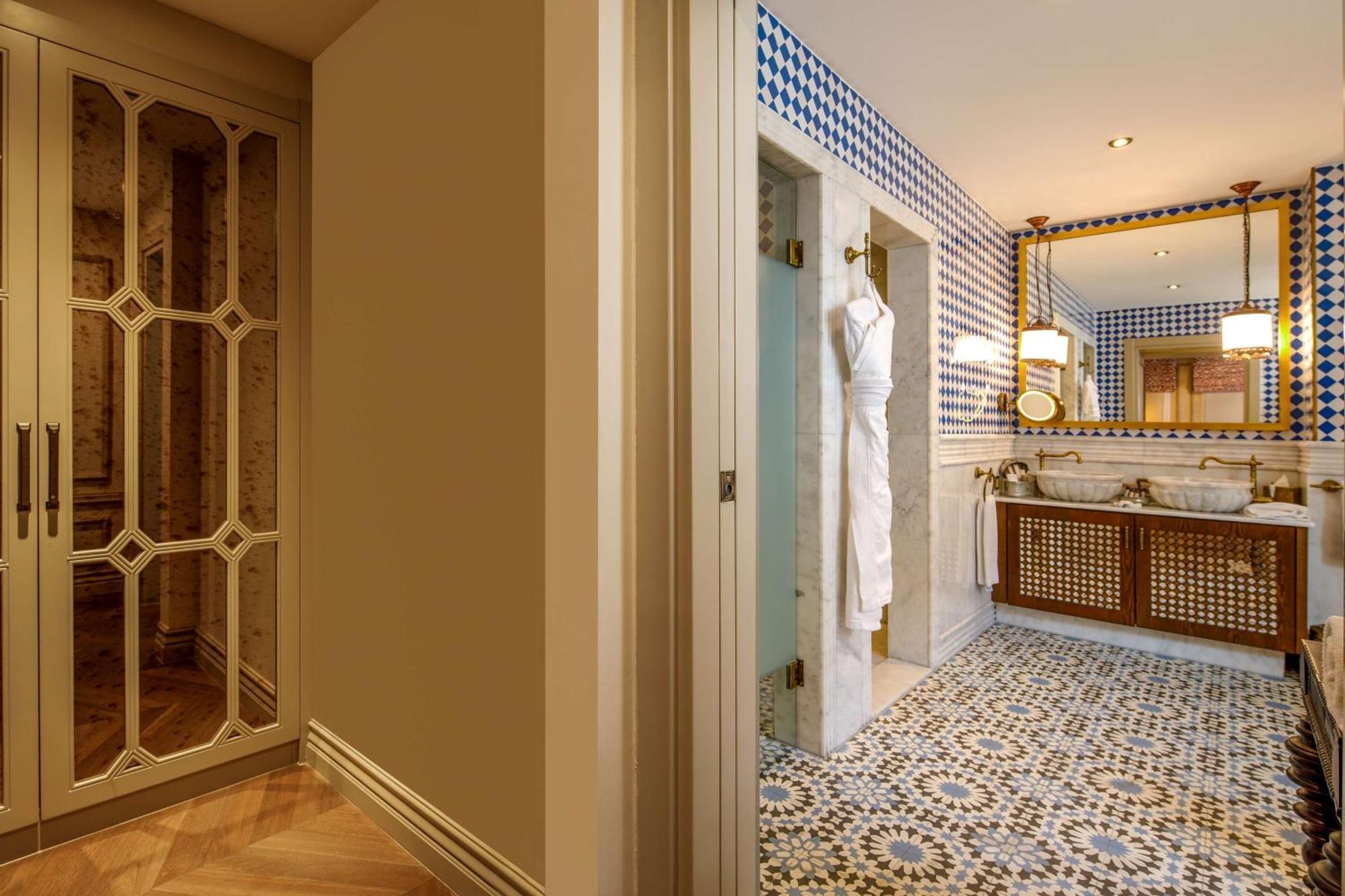 Отель Hagia Sofia Mansions Istanbul, Curio Collection By Hilton Экстерьер фото