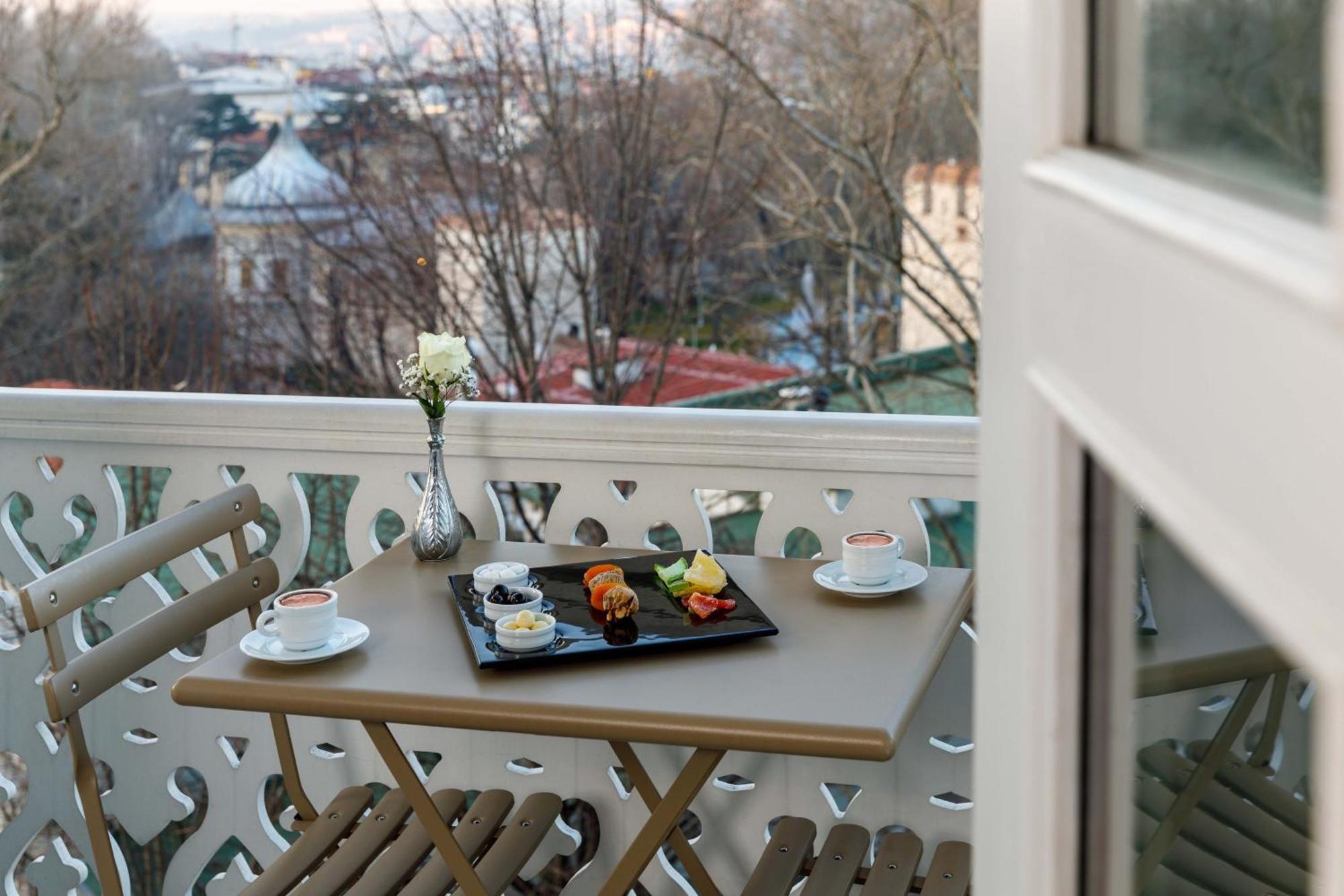 Отель Hagia Sofia Mansions Istanbul, Curio Collection By Hilton Экстерьер фото