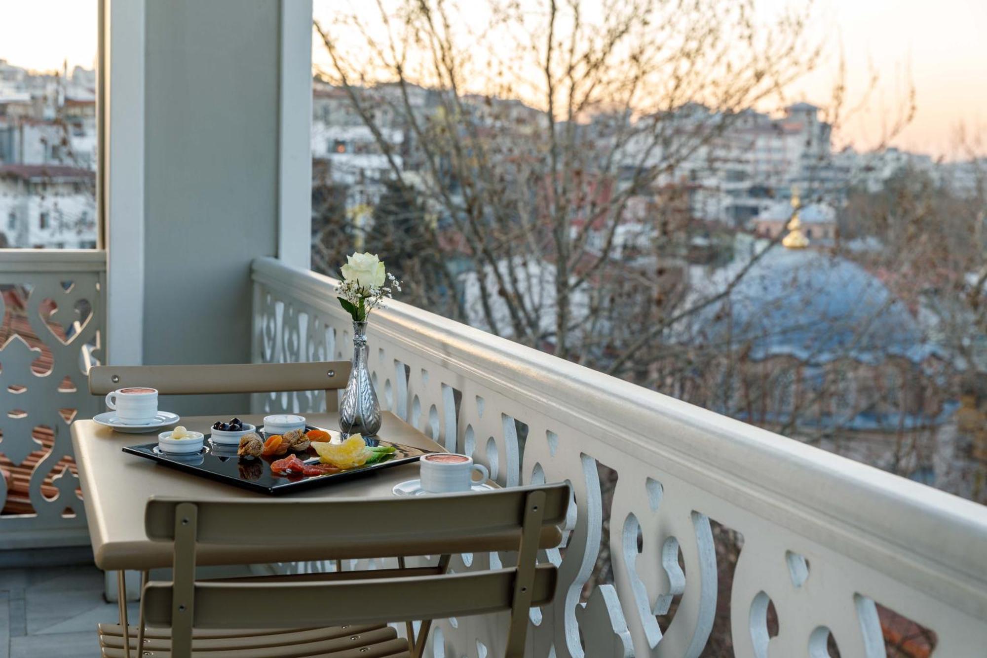 Отель Hagia Sofia Mansions Istanbul, Curio Collection By Hilton Экстерьер фото